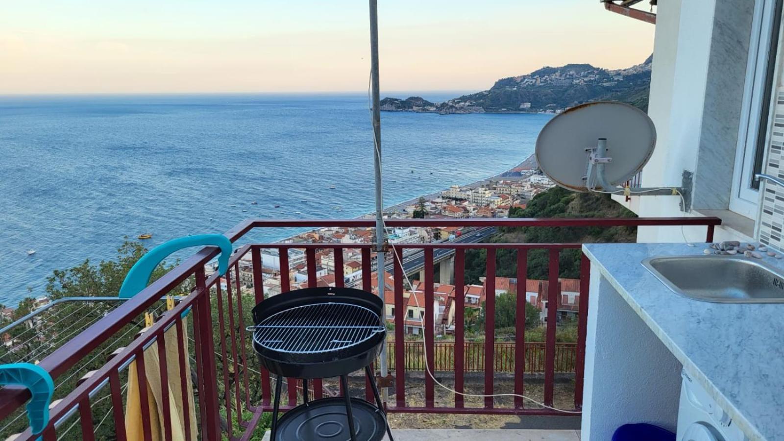 Appartement Casa Vacanze Luna à Letojanni Extérieur photo